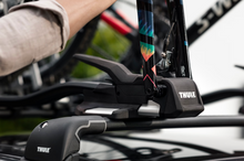 Charger l&#39;image dans la galerie, TopRide support à vélo pour toit THULE
